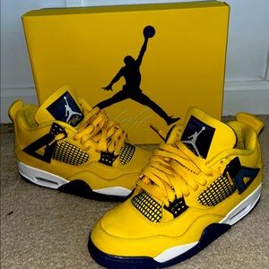 Jordan 4 retro “lightning”
